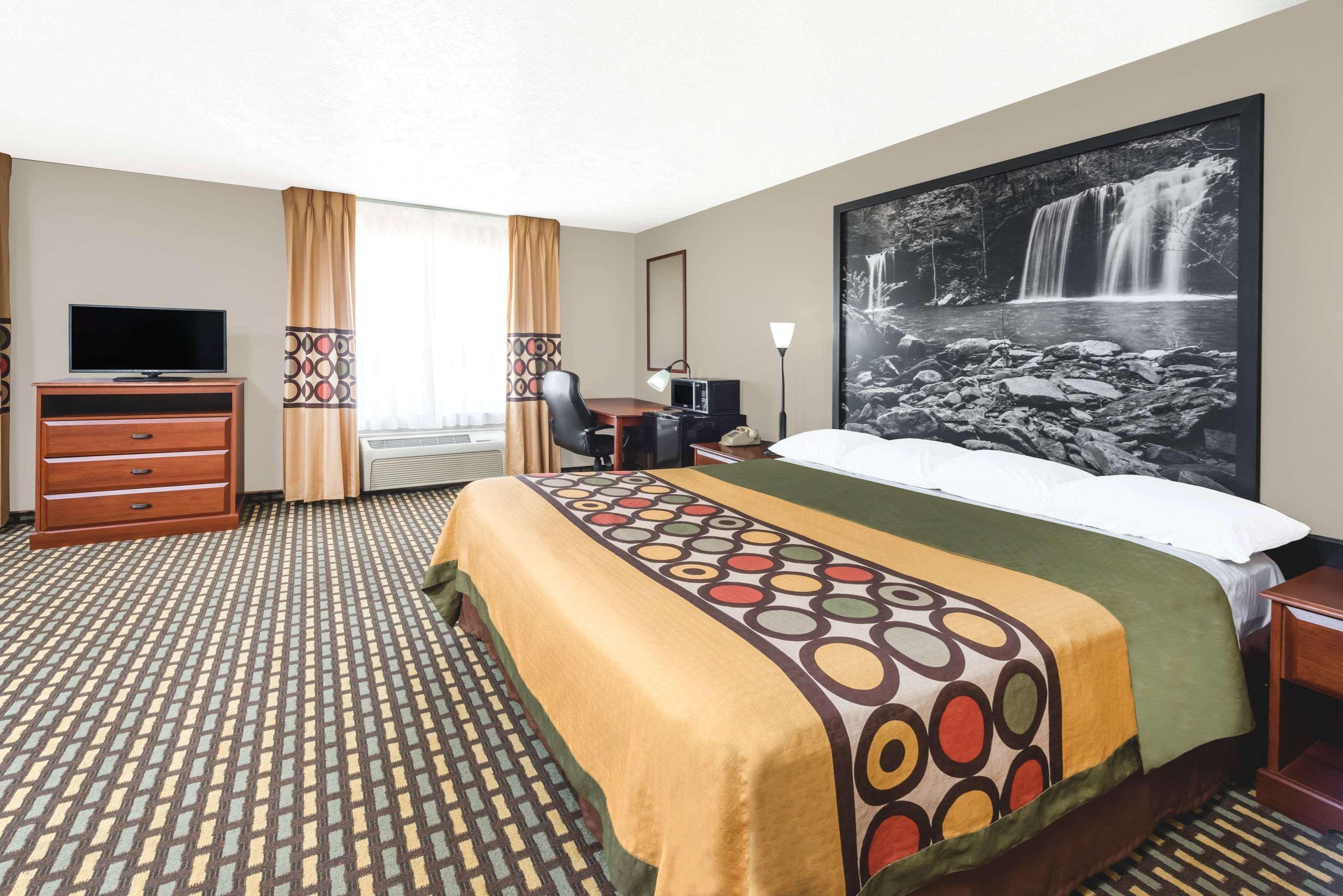 Super 8 By Wyndham Bolivar Ngoại thất bức ảnh